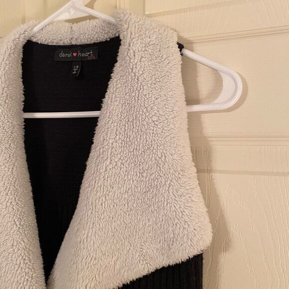 Derick heart girls open front sweater - Picture 3 of 5